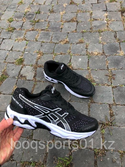 Кроссовки Asics