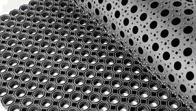 КОВРИК РЕЗИНОВЫЙ ГРЯЗЕЗАЩИТНЫЙ СО СКВОЗНЫМИ ОТВЕРСТИЯМИ 400 X 600 ММ (16 ММ ТОЛЩИНА)