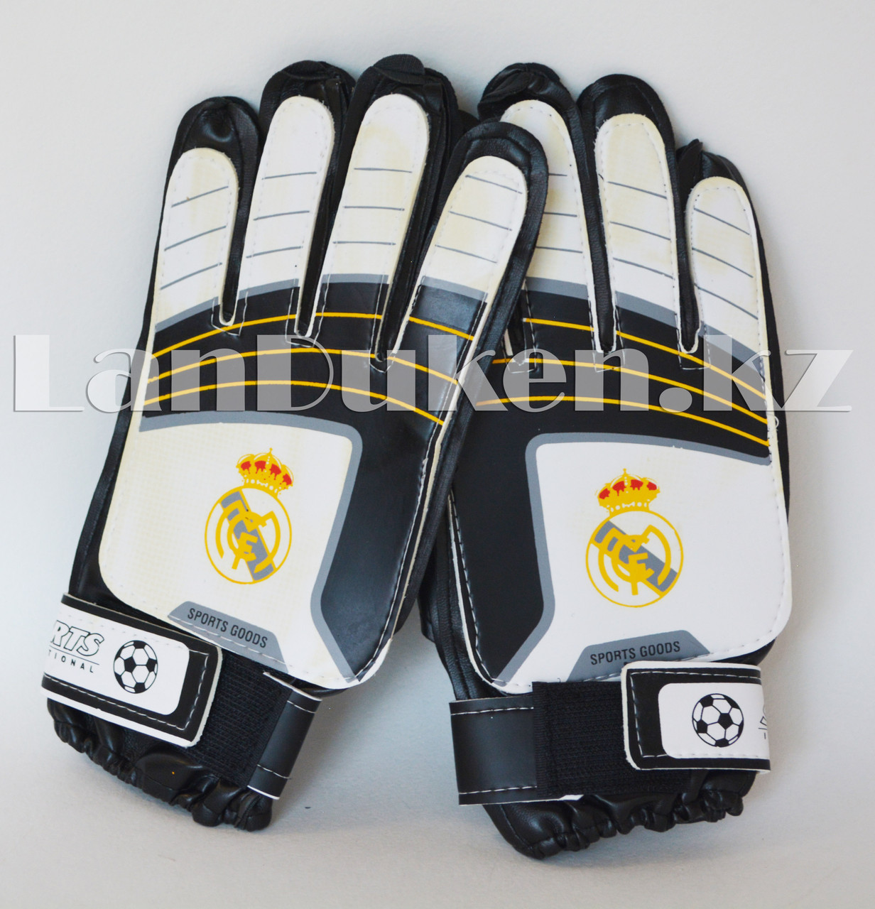 Перчатки вратарские футбольные Real Madrid