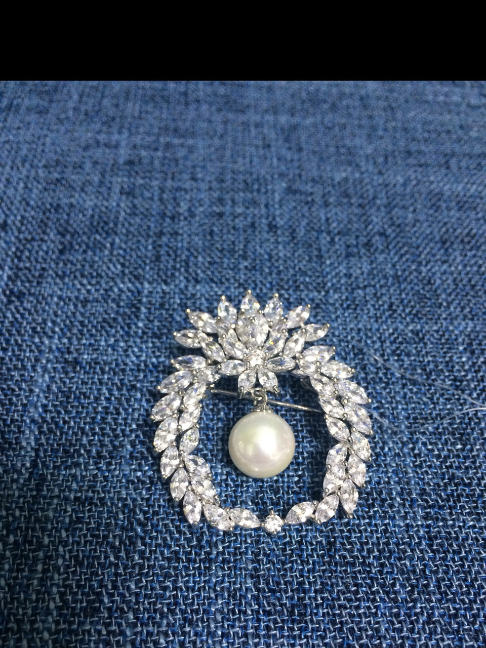 Брошь Swarovski