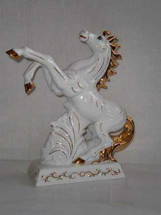 Статуэтка "Белый конь"