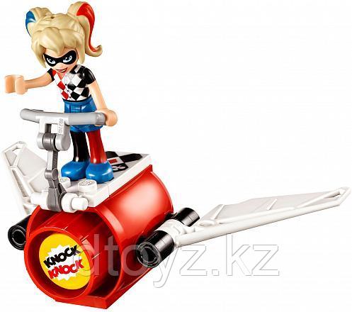 Lego Super Hero Girls 41231 Супергёрлз Харли Квинн спешит на помощь - фото 9 - id-p64134270