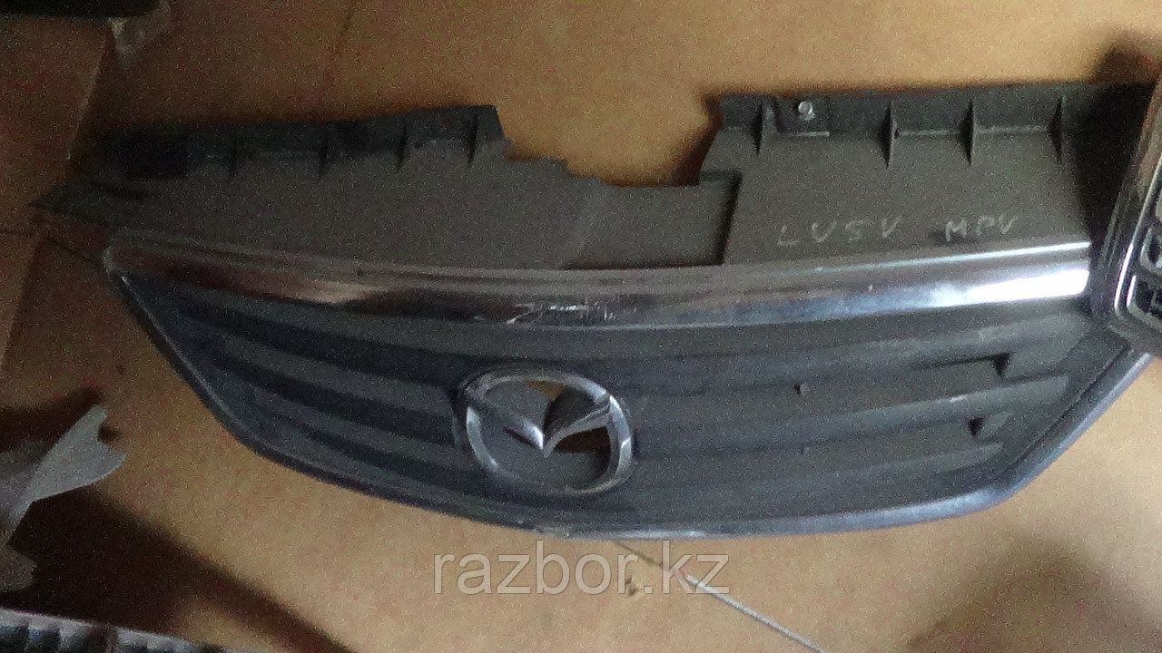 Решетка радиатора Mazda MPV