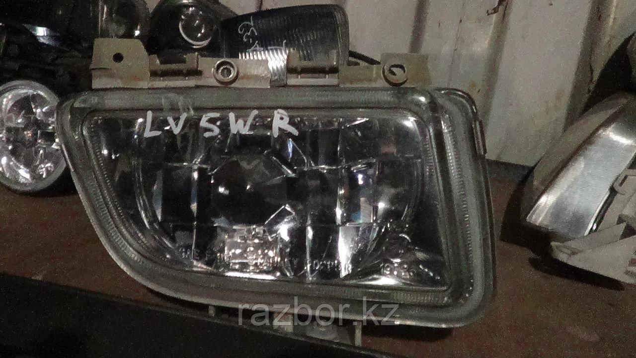 Противотуманка правая Mazda MPV