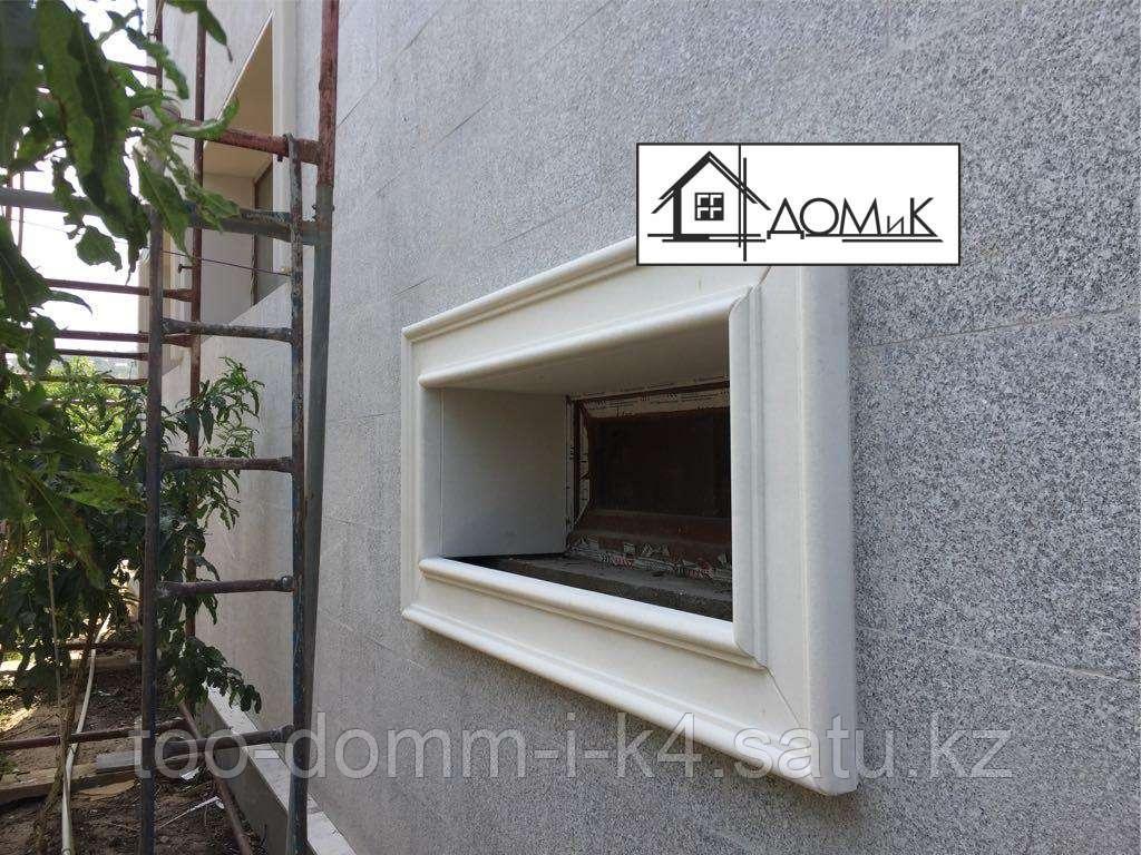 Оконное обрамление фасада дома коттеджа