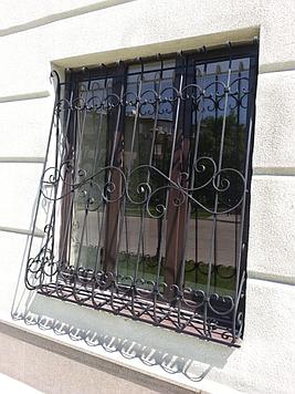 Металлические кованые решетки на окна в Алматы