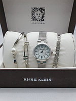 Подарочный набор для женщин ANNE KLEIN, часы с браслетами в подарочный упаковке, 0014-2-60 Anne Klein 0014-2-60 Подарочный набор для женщин ANNE KLEIN, часы с браслетами в подарочный упаковке, 0014-2-60