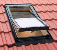 Мансардное окно 55х98 OptiLight VB с окладом TZ для металлочерепицы