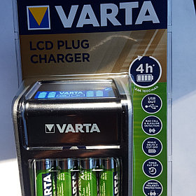 Зарядное устройство LCD Plug Charger 4AAх2100mAh  (57677)