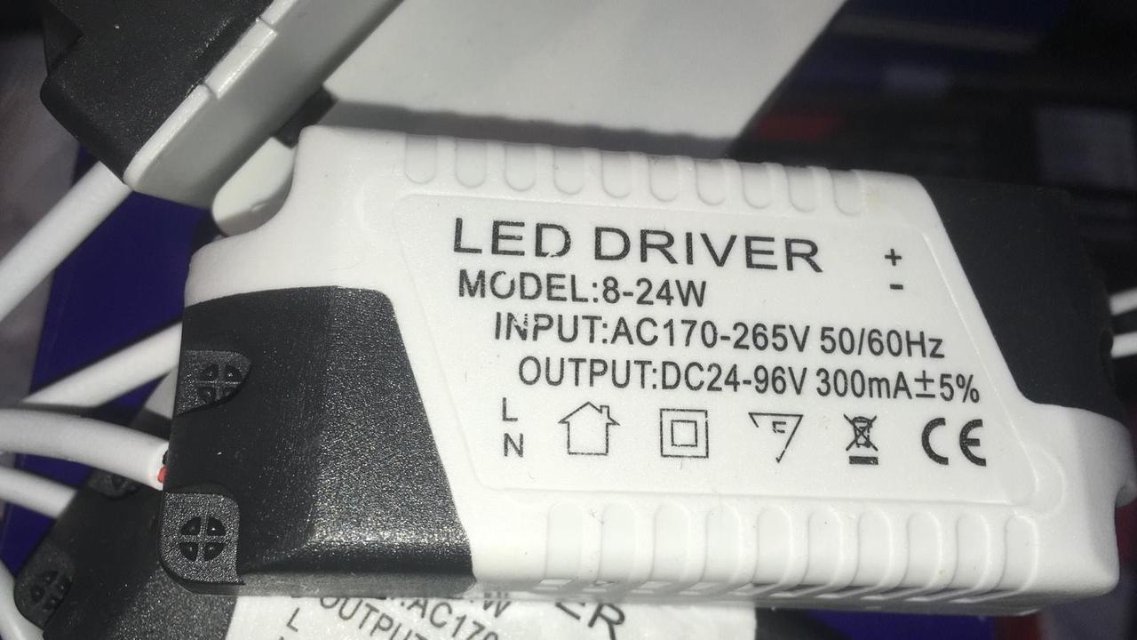 LED драйвер 300mA DC54-96V 8-24W на 220 В