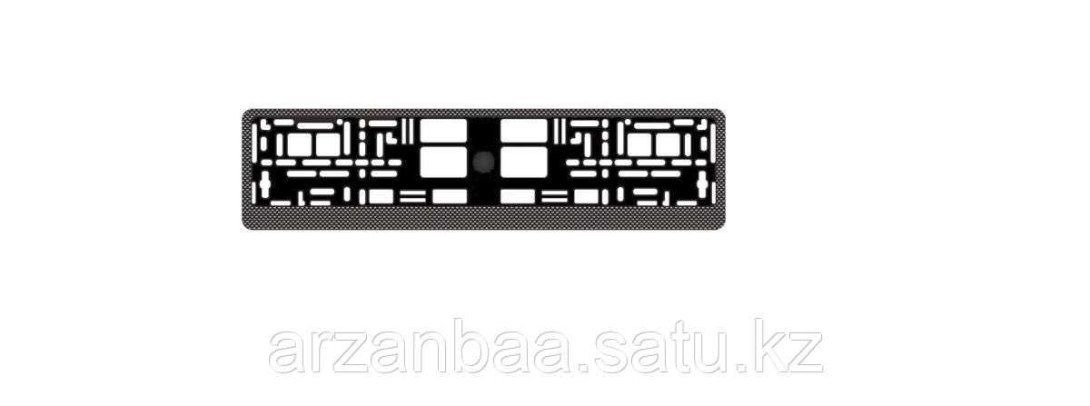 Рамка под номерной знак карбон (тёмный)AVS RN-04