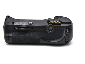 Батарейный блок на Nikon D300/D300S
