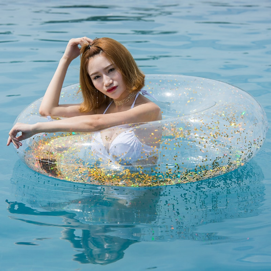 Надувной плавательный круг прозрачный 80 см с золотыми блестками
