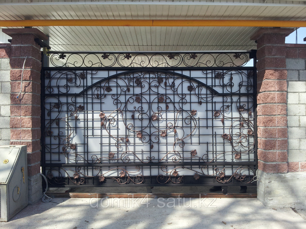 Ворота откатные в дом - фото 1 - id-p65242961