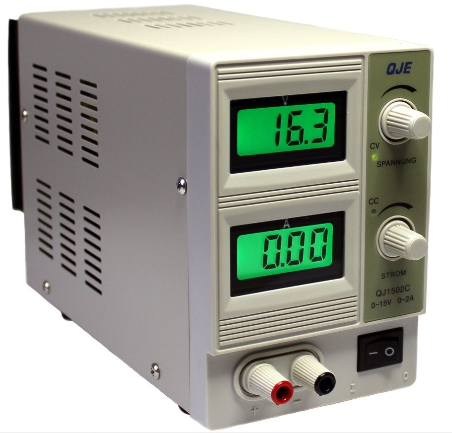 Одноканальный источник постоянного напряжения (15 В, 2 А) QJ1502C