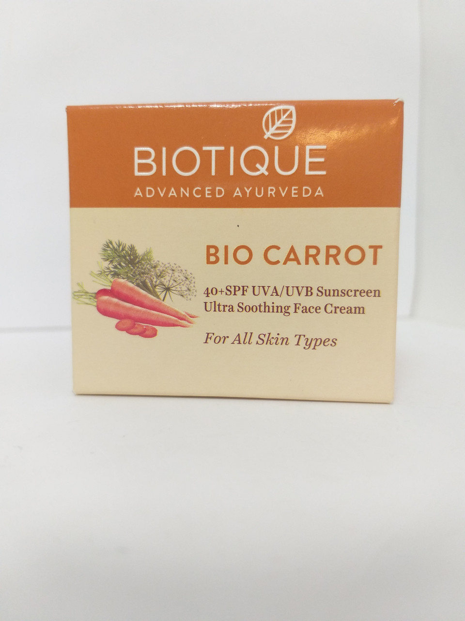 Питательный крем для лица с защитой от солнца SPF 40 Био Морковь Biotique (Bio Carrot), фото 1