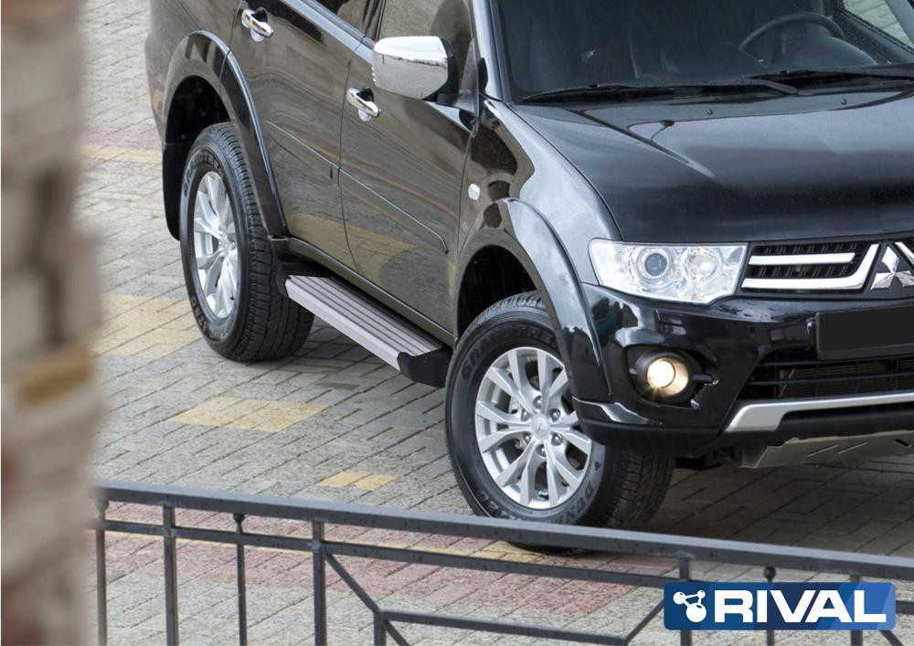 Пороги на Mitsubishi Pajero Sport 2008-2016  "Silver"