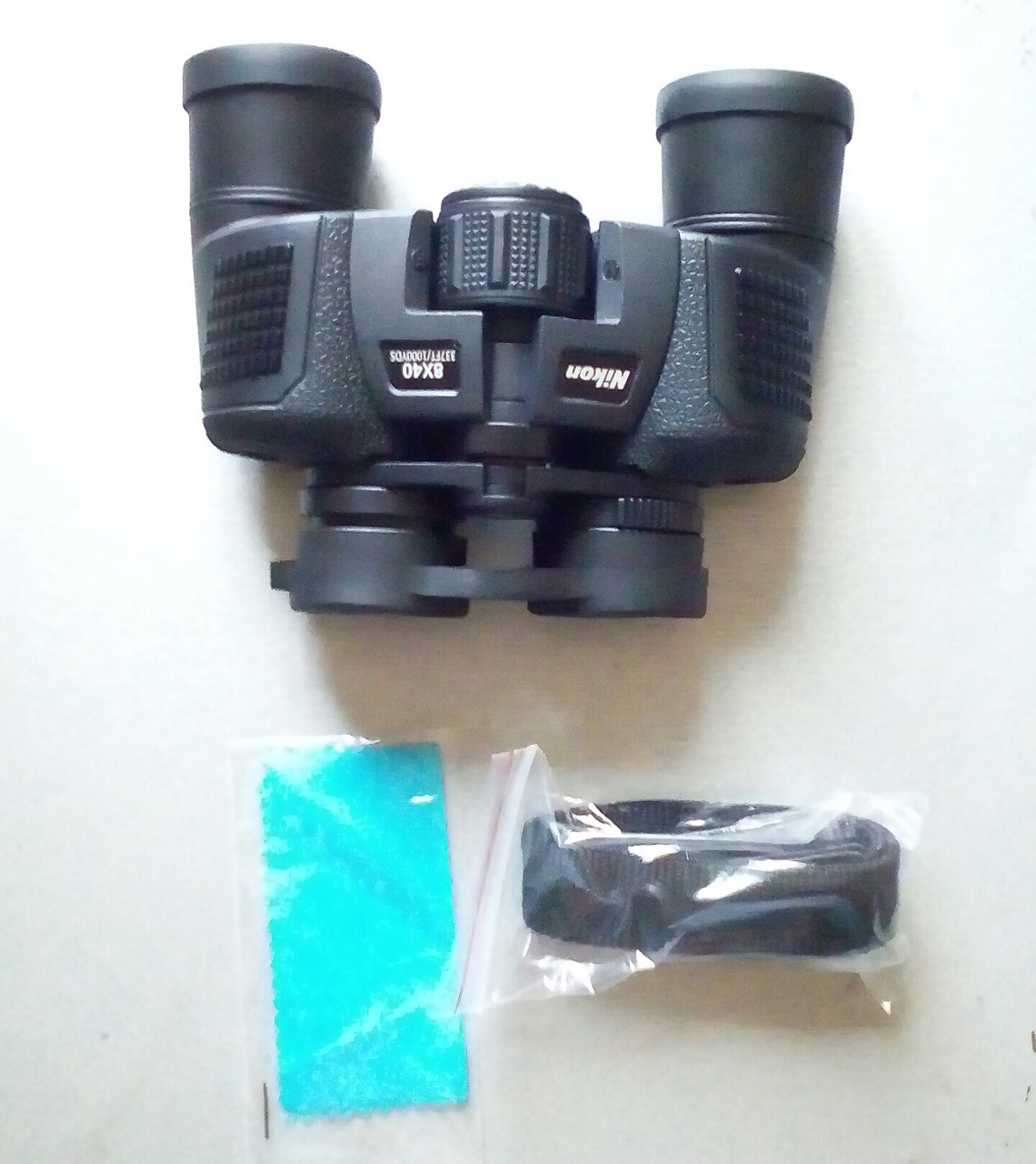 Бинокль Nikon 8x40