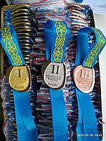 Спортивные медали на ленте