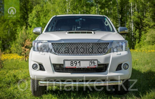 Защита переднего бампера, овальная для Toyota Hilux ( 2011-2014)