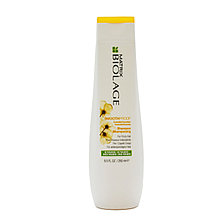 Шампунь для непослушных, вьющихся волос с экстрактом камелии Matrix Biolage Smoothproof Shampoo 250 мл.