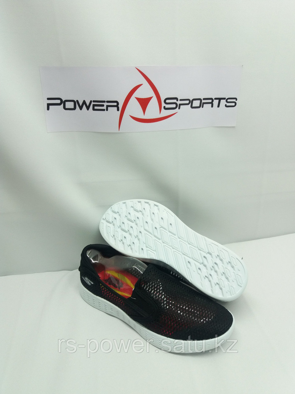 Кроссовки Sketchers