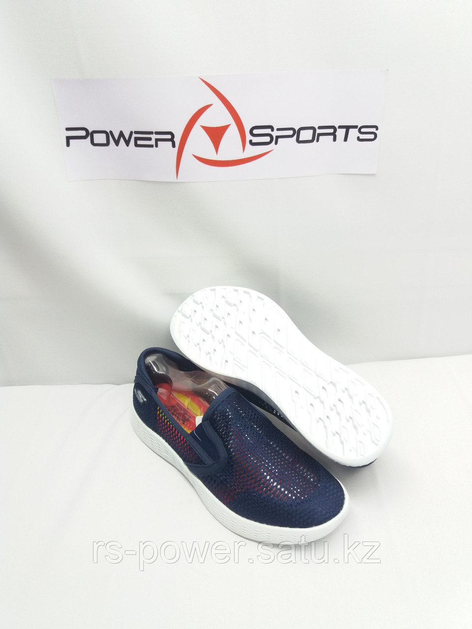 Кроссовки Sketchers