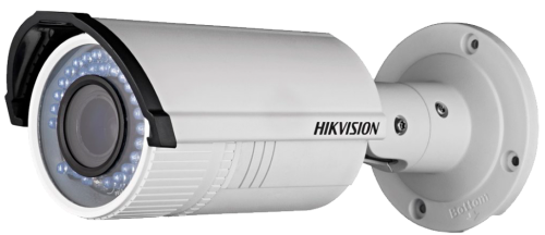 DS-2CD2622FWD-I - 2MP Уличная варифокальная цилиндрическая IP-камера с ИК-подсветкой, на кронштейне.