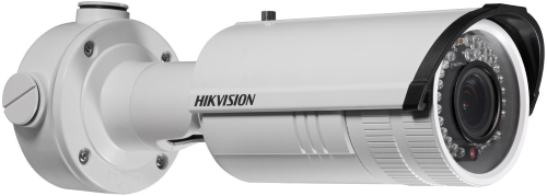 DS-2CD4224F-IS - 2MP Уличная варифокальная цилиндрическая IP-камера с ИК-подсветкой и поддержкой Аудио/Тревоги, на кронштейне.