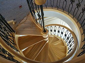 Деревянная лестница изготовление