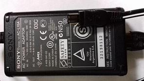 Сетевой адаптер Sony AC-L15A