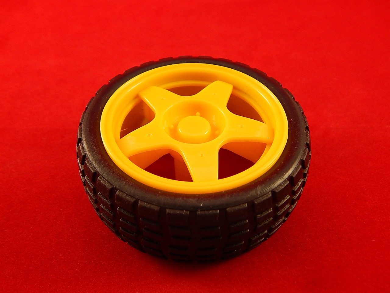 Пластиковое колесо (66мм) - фото 1 - id-p5252017