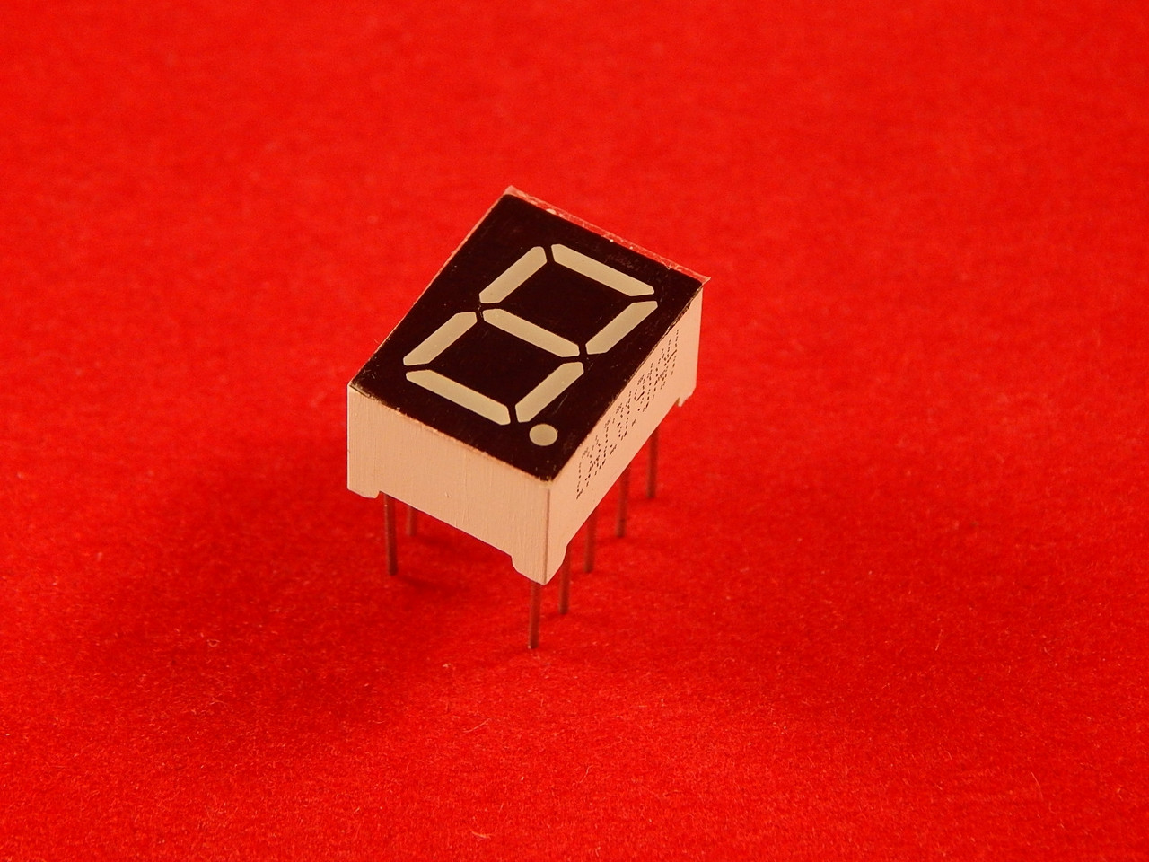 7-сегментный LED индикатор (0.39', Красный, Общий катод)
