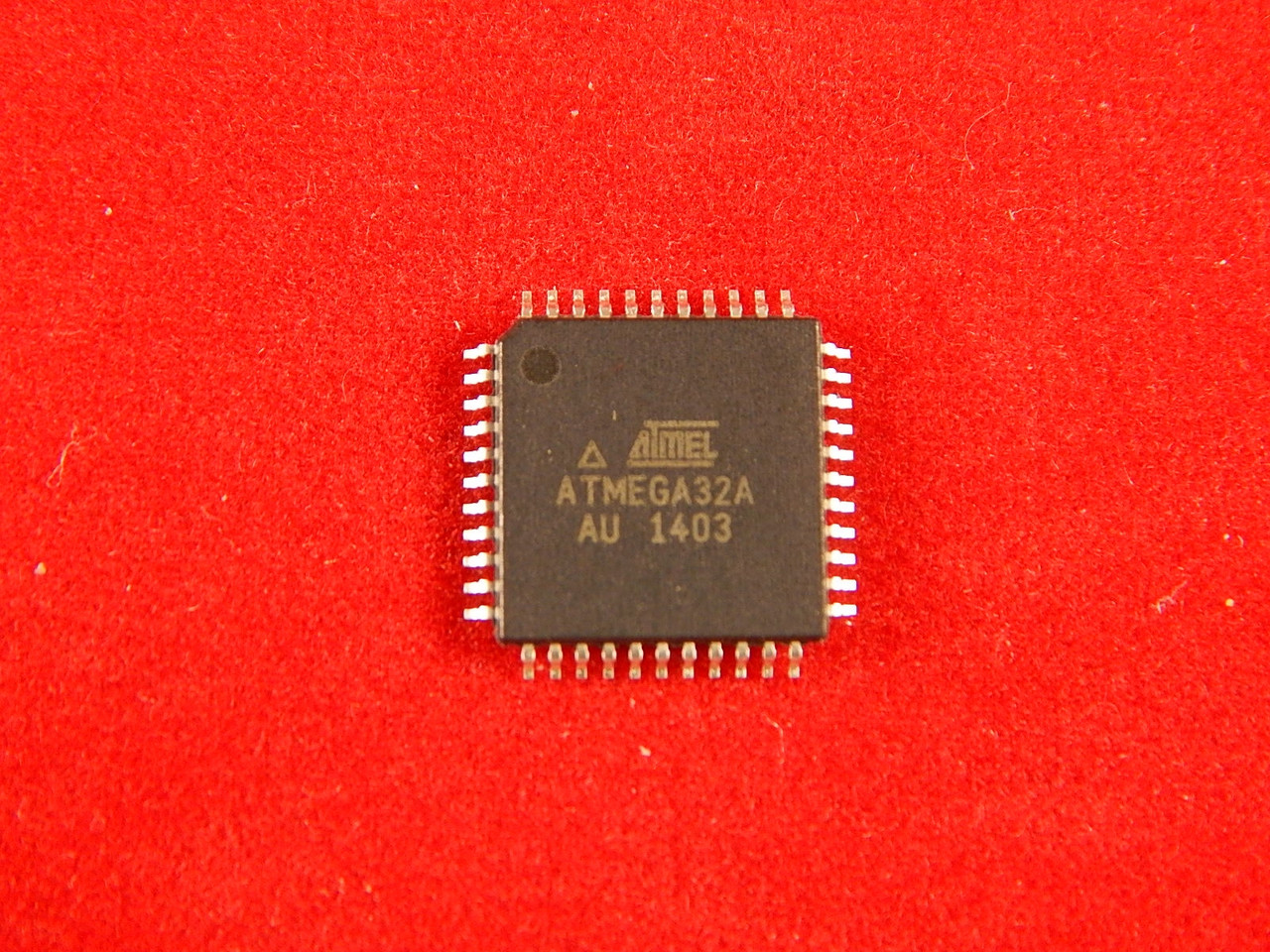 ATmega32A-AU Микроконтроллер - фото 1 - id-p5252266