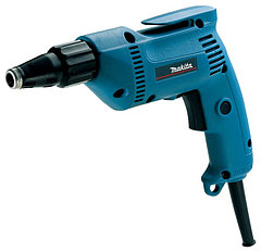 Шуруповерт Makita 6823