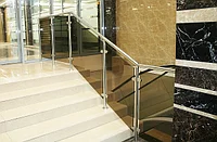 Ограждение из нержавеющей стали со стеклом