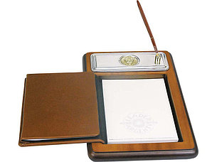 Подставка для бумажного блока с ручкой и телефонной книжкой Голова льва Luigi Pesaresi, фото 2