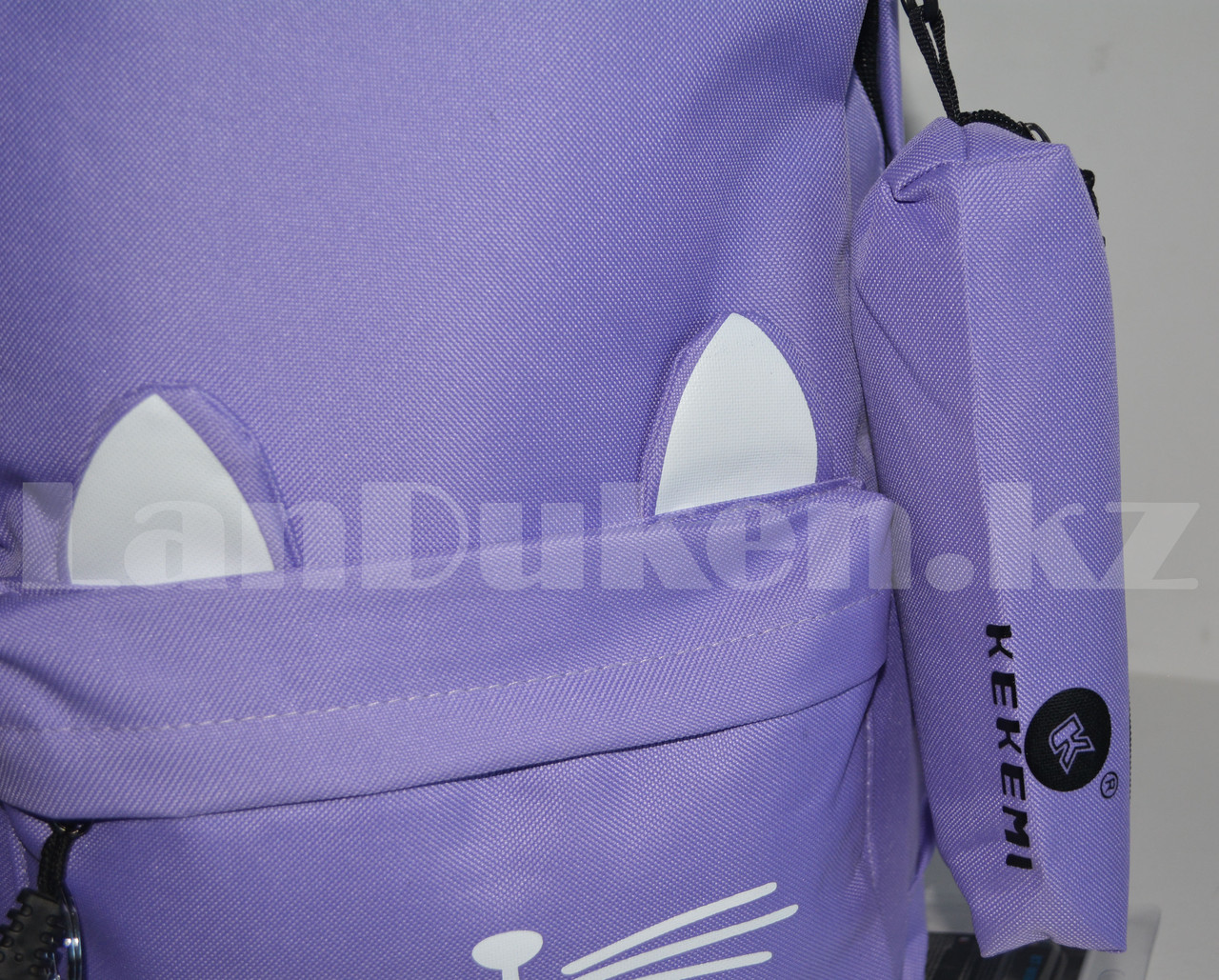 Универсальный школьный рюкзак с пеналом с ушками кошки и брелоком сиреневый - фото 3 - id-p66592275