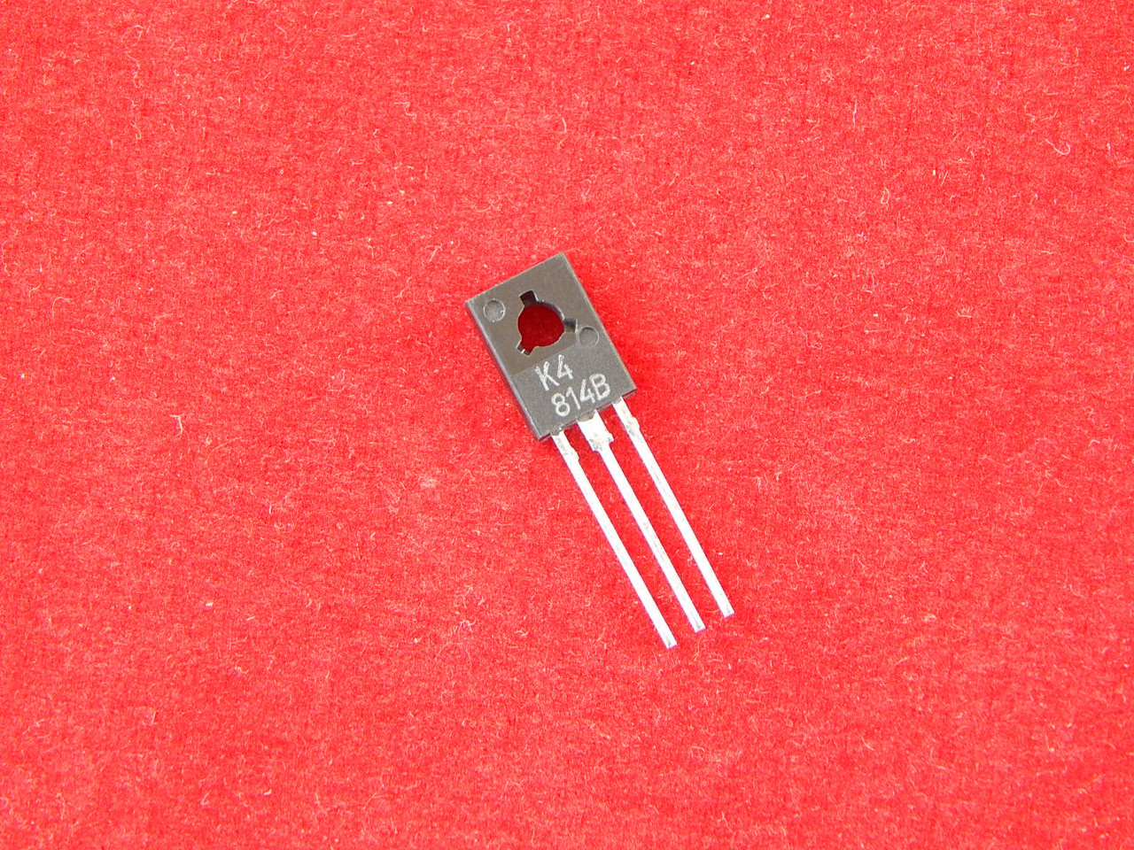 КТ814В (BD138) Биполярный транзистор PNP, низкочастотный, большой мощности, (TO-126 / КТ-27) - фото 1 - id-p66711018