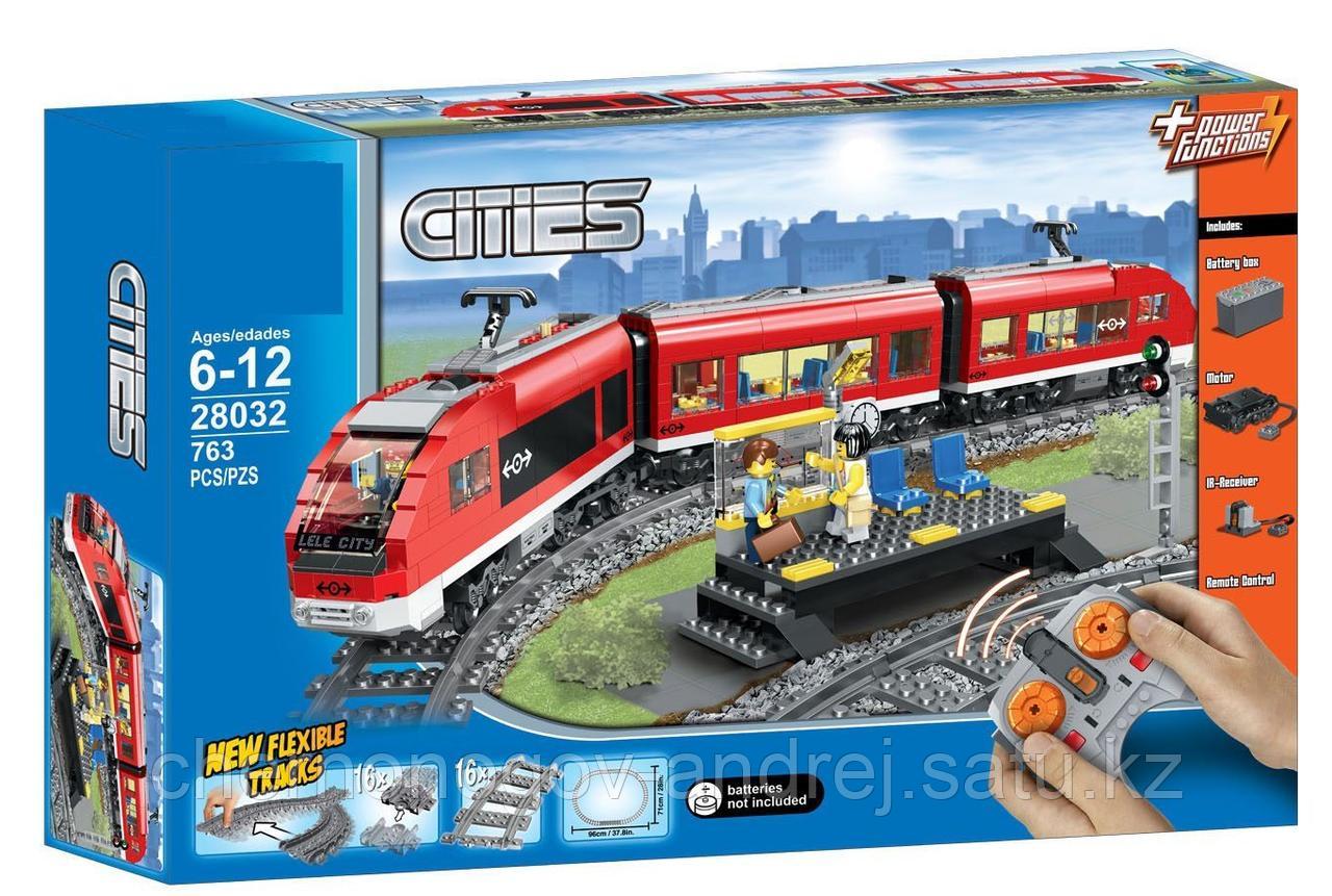 Конструктор аналог лего LELE Cities Красный пассажирский поезд 28032 (Аналог LEGO City 7938) 763 дет