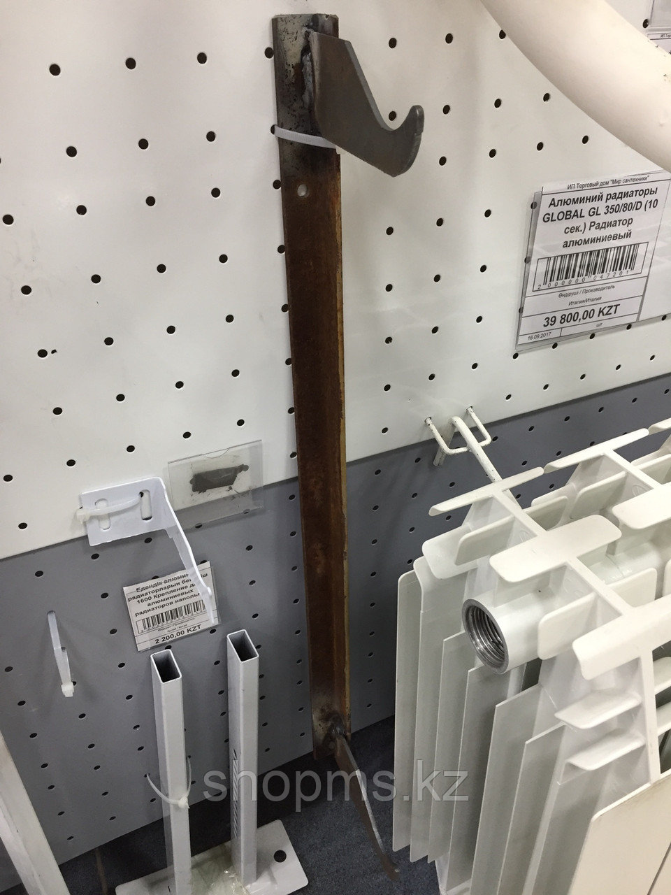 кронштейн royalthermo настенный регулируемый. кронштейн для радиатора global штырьевой 195мм белый. кронштейн. кронштейн g для радиаторов solira. кронштейн анкерный 7х180 белый, сабельного типа с дюбелем (10х75).