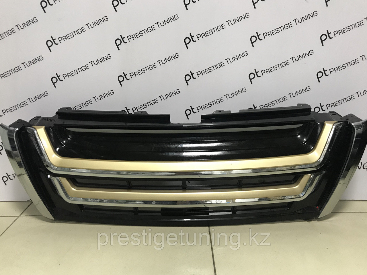 Решетка радиатора с подсветкой на Prado 2014-17