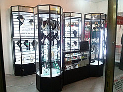 8-гранная Торговая Витрина с порогом