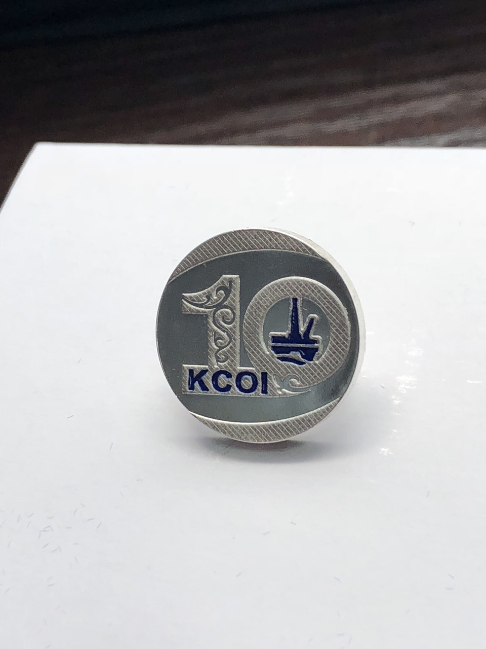 Нагрудные значки с корпоративной символикой