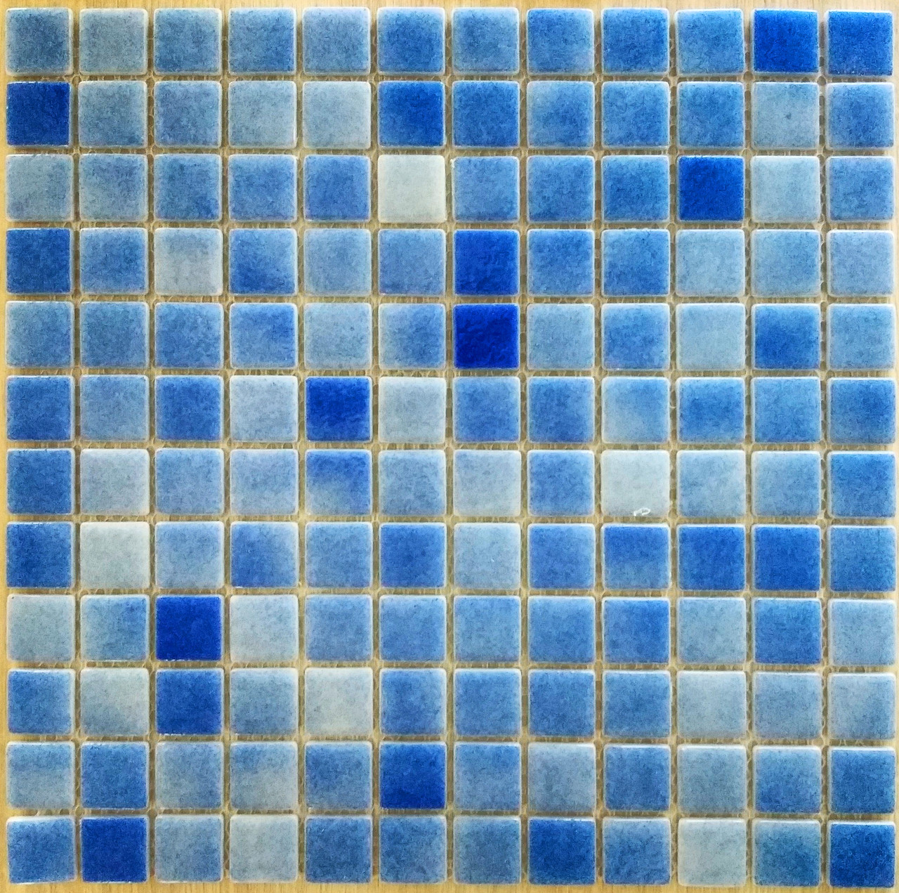 Средняя мозаичная плитка голубо-синий