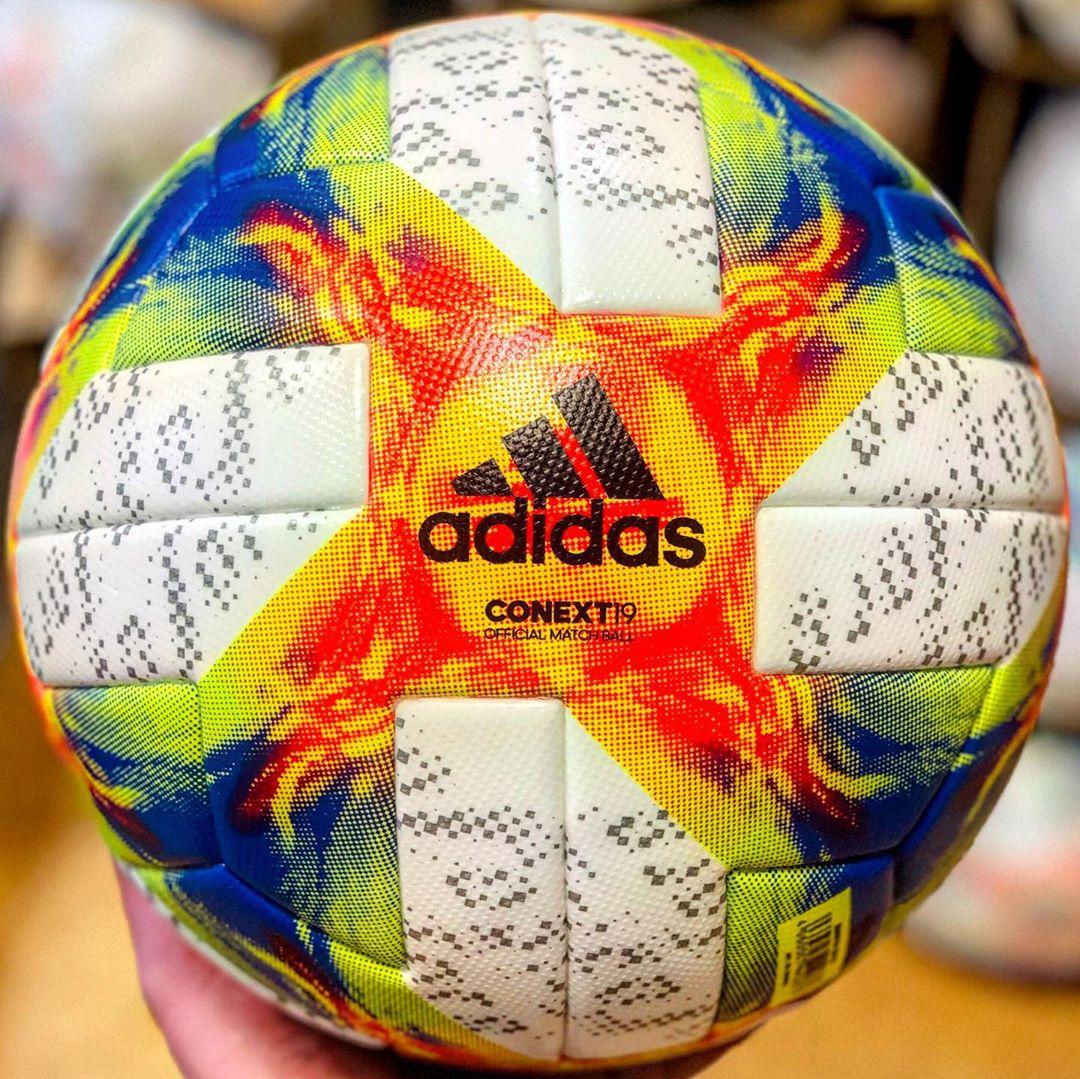 Футбольный мяч Adidas Conext 19 FIFA
