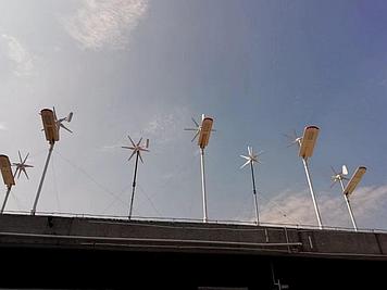 Уличные фонари  на солнечной панели с Ветрогенратором