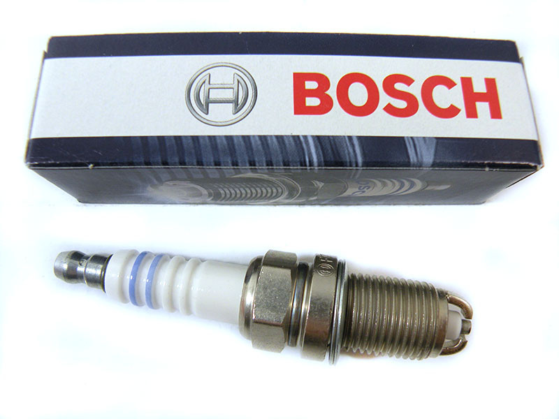 Свеча зажигания Bosch 0241235751 BMW E36/E46/E39/E34/E32 1.6-4.0 82-98 - фото 1 - id-p68006255