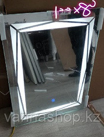 Зеркало настенное с LED подсветкой