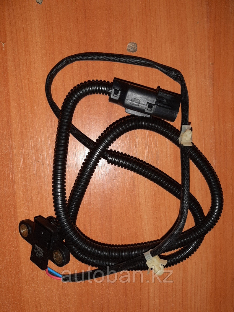 Датчик коленвала на Hyundai SONATA EF 1998-2005г объем 2.0-2.4/Santa fe 00- 2.0-2.4